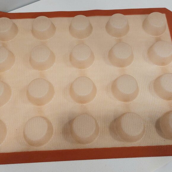 BNIB Silpat Silicone Mini Muffin Pan - Picture 2 of 8